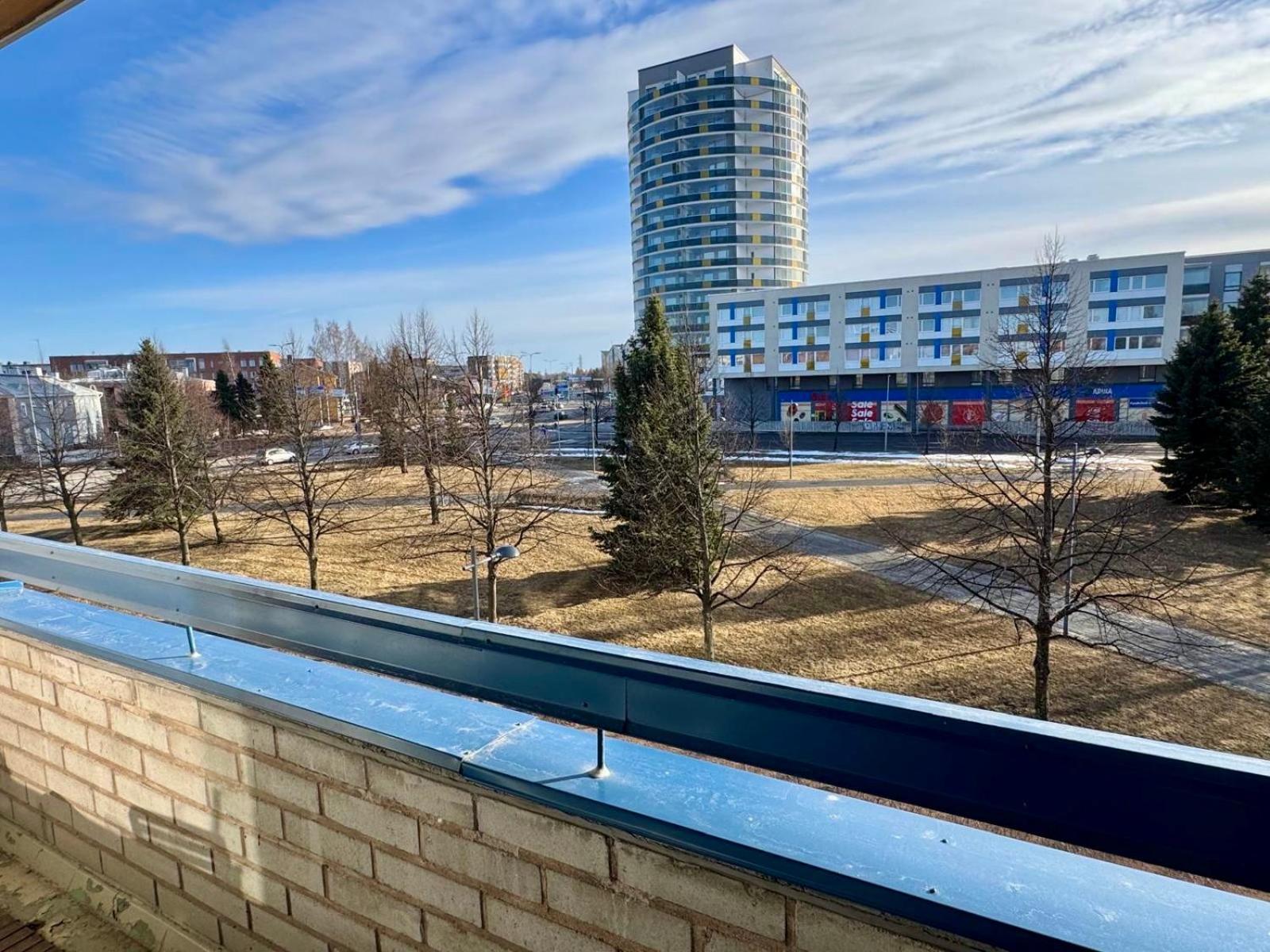 Kiva Majoitus 1-4Hloe, 500M Keskustaan, Parkkipaikka Apartamento Oulu Exterior foto